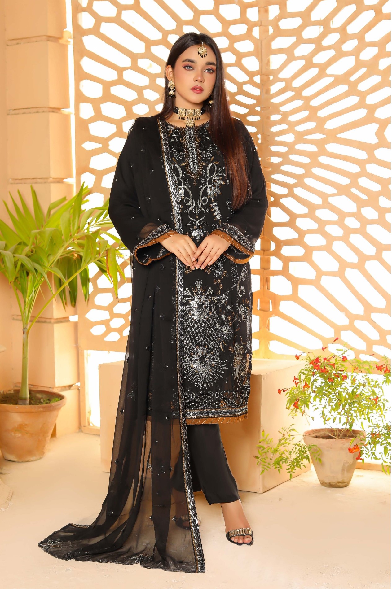 Eid Collection 2023 Latest Pakistani Eid Clothes Suits UK Rawaaj